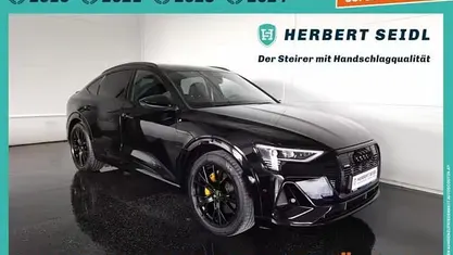 Gebraucht Audi e-tron Black Edition 300 kW (408 PS) 2022 Mythosschwarzmet. SUV