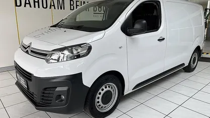 Weiß Gebraucht 2023 Citroën Jumpy Comfort Van / Kleinbus | € 24.900 (Fairer Preis)