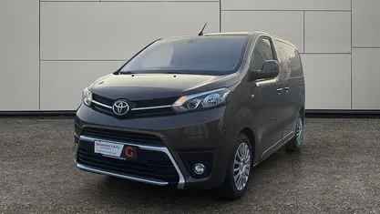 Braun Gebraucht 2017 Toyota Proace Verso Kombi | € 16.755