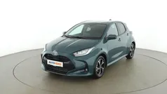 Grün Neu 2025 Toyota Yaris Hybrid Active Limousine | € 21.590 (Guter Preis)
