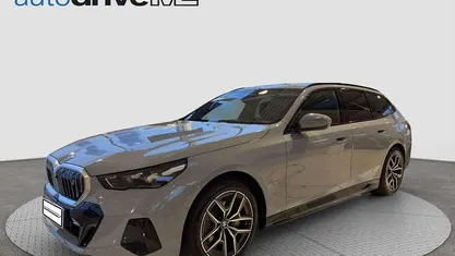 Gebraucht BMW i5 M Sport 289 kW (394 PS) 2025 Grau Kombi