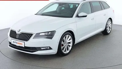Gebraucht Skoda Superb Style 150 PS (110 kW) 2016 Weiß Kombi