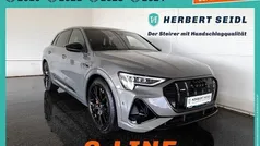 Grau Gebraucht 2022 Audi e-tron Black Edition SUV | € 48.980 (Fairer Preis)