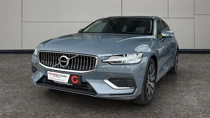 Gebraucht Volvo V60 Core 253 PS (186 kW) 2022 Kombi