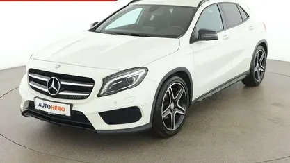 Weiß Gebraucht 2017 Mercedes GLA180 AMG line SUV | € 16.990 (Guter Preis)