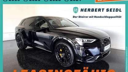 Gebraucht Audi e-tron S-Line 300 kW (408 PS) 2023 Schwarz SUV