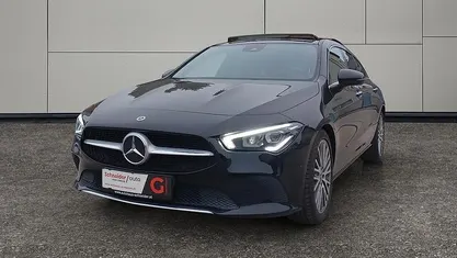 Gebraucht Mercedes CLA200 Shooting Brake 150 PS (110 kW) 2021 Schwarz Kombi