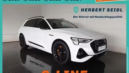 Gebraucht Audi e-tron Black Edition 230 kW (313 PS) 2022 Weiß SUV