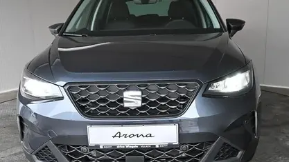 Dunkelgrau metallicperleffekt Neu 2025 Seat Arona Style SUV | € 27.554 (Fairer Preis)
