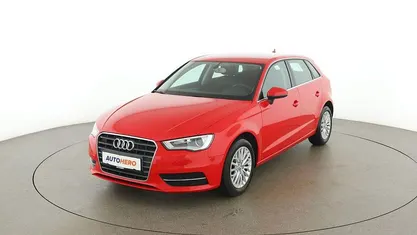 Gebraucht Audi A3 Sportback Ambiente 110 PS (80 kW) 2015 Rot Kleinwagen