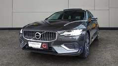 Grau Gebraucht 2021 Volvo V60 Inscription Kombi | € 29.888 (Guter Preis)