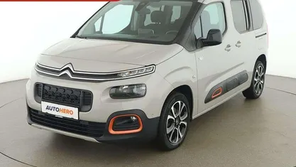 Grau Gebraucht 2020 Citroën Berlingo Shine Van / Kleinbus | € 21.990 (Fairer Preis)