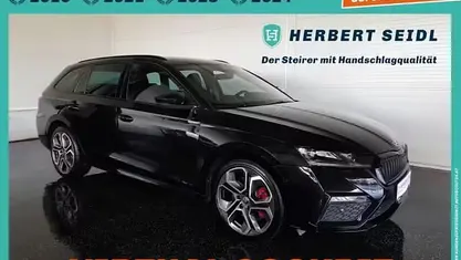 Schwarzmagicperleff. Gebraucht 2022 Skoda Octavia RS Kombi | € 28.480 (Fairer Preis)
