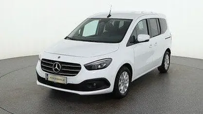 Arktikweiß Gebraucht 2025 Mercedes T180 Progressive Van / Kleinbus | € 39.588 (Fairer Preis)