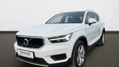 Weiß Gebraucht 2021 Volvo XC40 Momentum SUV | € 26.980 (Guter Preis)