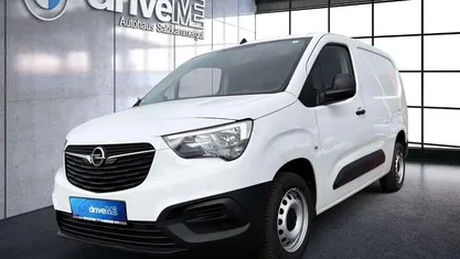 Gebraucht Opel Combo Enjoy 102 PS (75 kW) 2023 Weiß Van