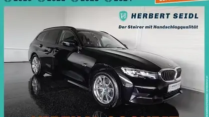 Gebraucht BMW 320e Sport Line 163 PS (119 kW) 2022 Schwarz Kombi
