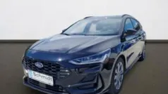Agate black metallic (pn4gm) Gebraucht 2024 Ford Focus ST-Line Kombi | € 27.890 (Fairer Preis)