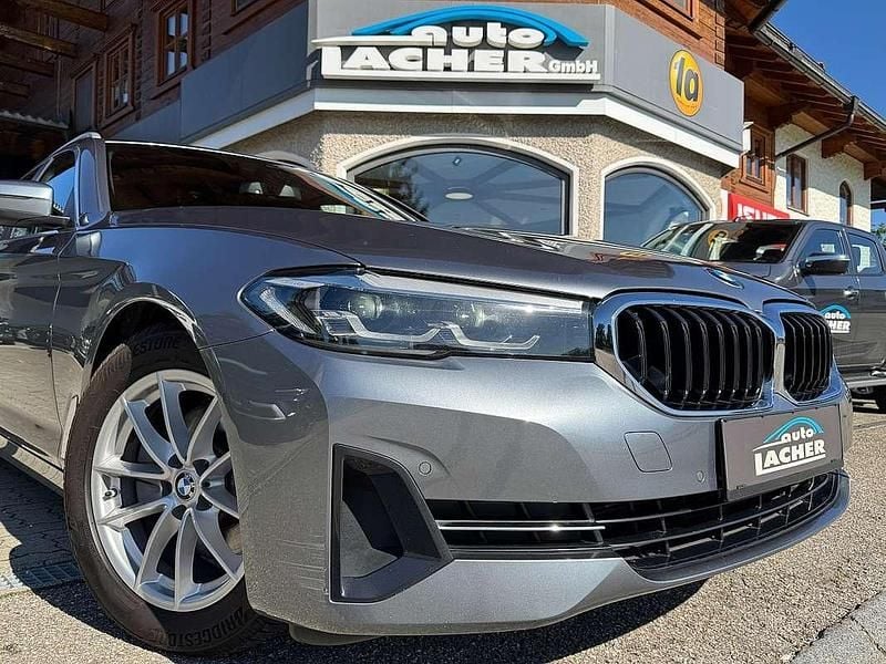 Gebraucht BMW 520 Efficient Dynamics 163 PS (119 kW) 2022 Grau Kombi