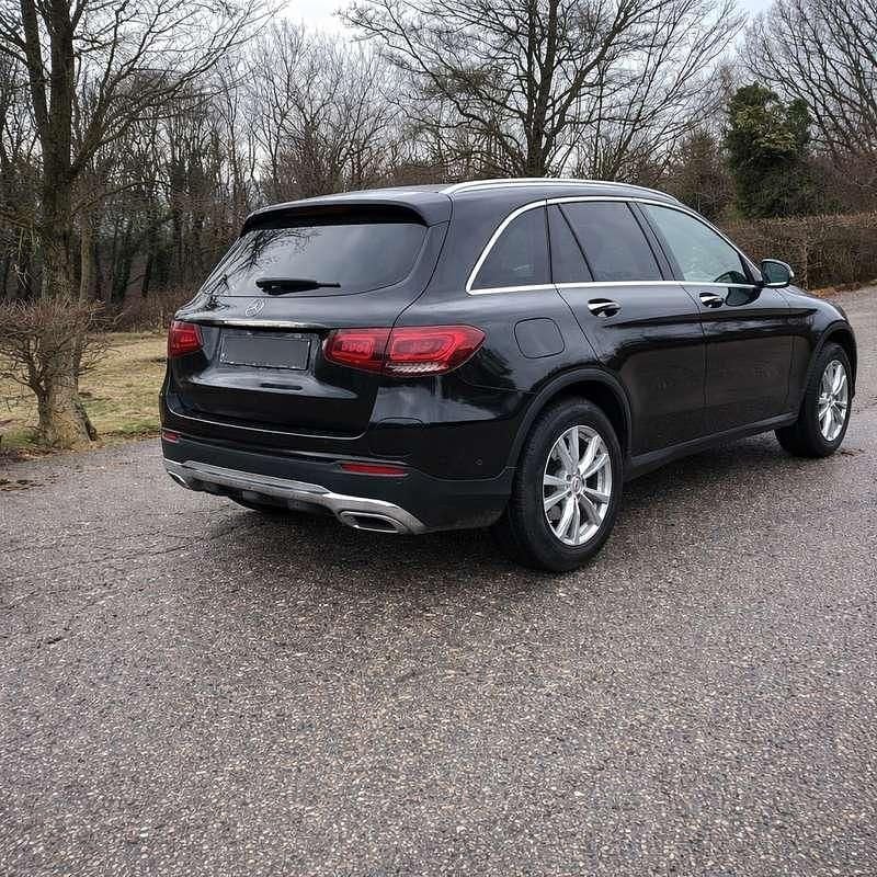 Gebraucht Mercedes GLC300e 211 PS (155 kW) 2020 Schwarz SUV