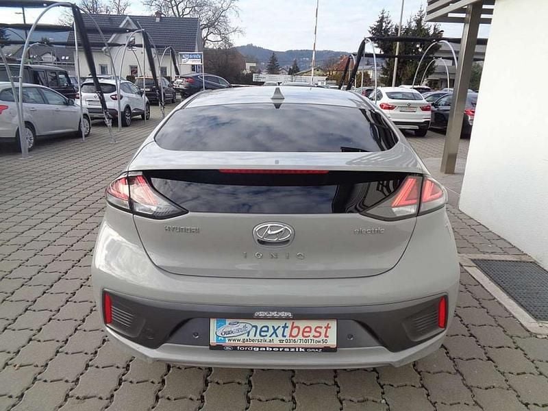 Gebraucht Hyundai Ioniq 100 kW (136 PS) 2022 Grau Kleinwagen