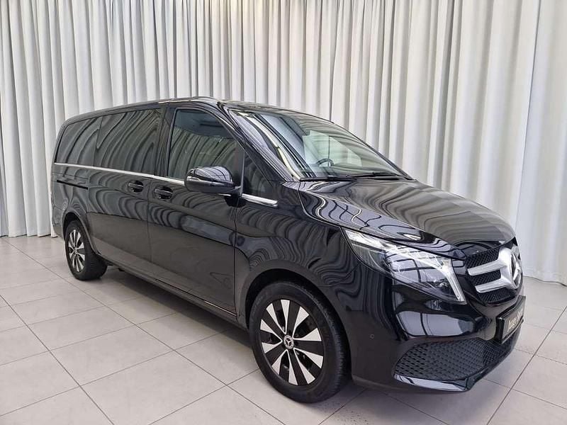 Gebraucht Mercedes V250 Avantgarde 190 PS (139 kW) 2024 Schwarz Van / Kleinbus