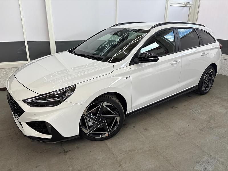 Silber Neu 2025 Hyundai i30 N Line Kombi | € 34.919 (Teuer) - Bild 1/4