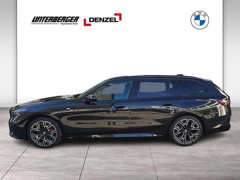 Gebraucht BMW 520 M Sport 197 PS (144 kW) 2025 Schwarz Kombi