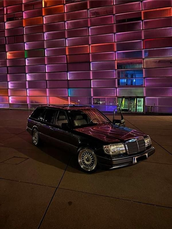 Gebraucht Mercedes E220 150 PS (110 kW) 1993 Kombi