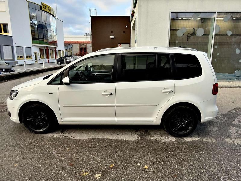 Gebraucht VW Touran 105 PS (77 kW) 2014 Weiß Van / Kleinbus