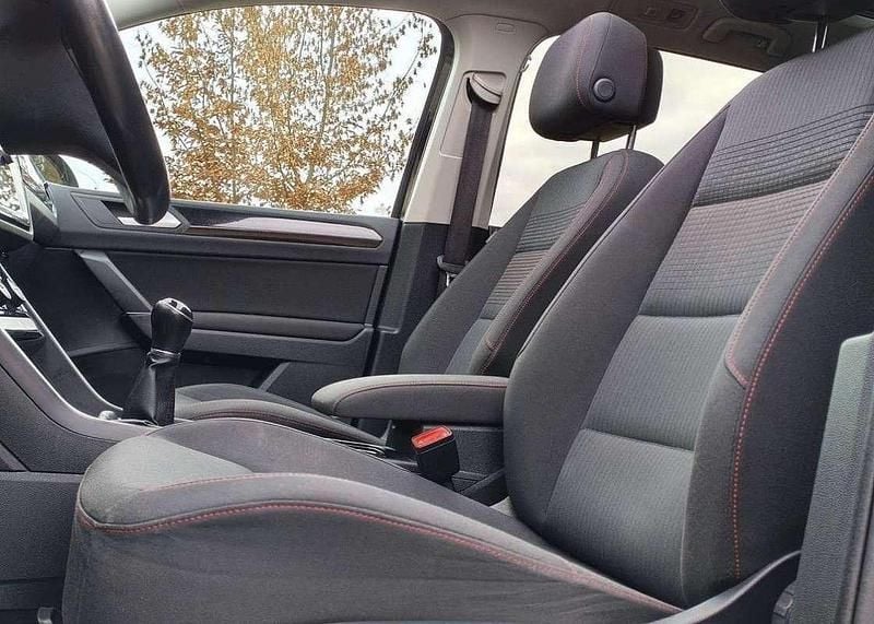 Gebraucht VW Touran Comfortline 116 PS (85 kW) 2018 Grau Van / Kleinbus