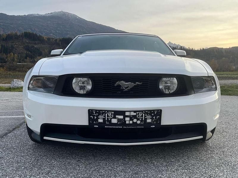 Gebraucht Ford Mustang GT 412 PS (303 kW) 2010 Weiß Cabrio