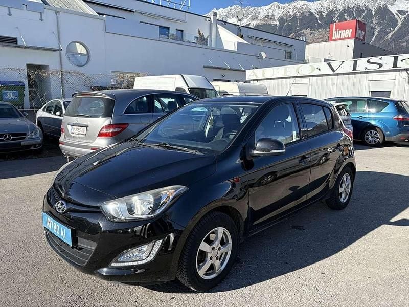 Gebraucht Hyundai i20 Classic 86 PS (63 kW) 2014 Schwarz Kleinwagen