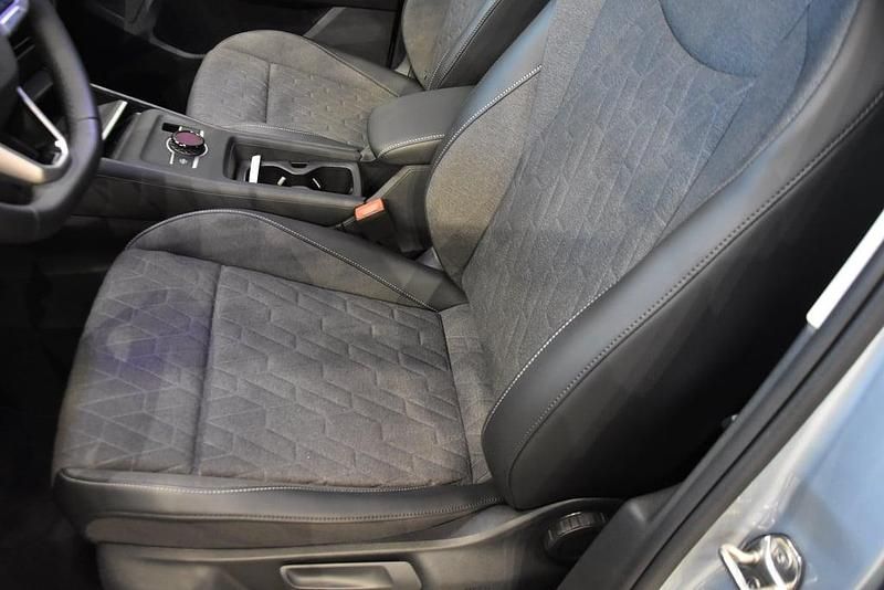 Gebraucht VW Tiguan 150 PS (110 kW) 2026 Silber  metallic SUV