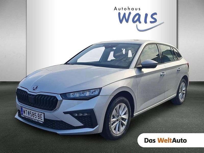 Silber metallic Gebraucht 2025 Skoda Scala Essence Kleinwagen | € 22.480 (Fairer Preis) - Bild 1/4