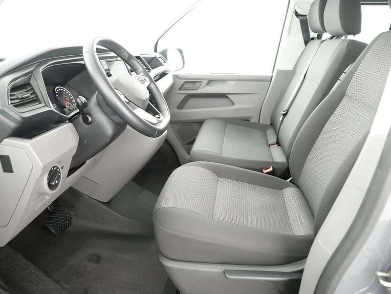 Gebraucht VW T6.1 Trendline 150 PS (110 kW) 2023 Grau Van