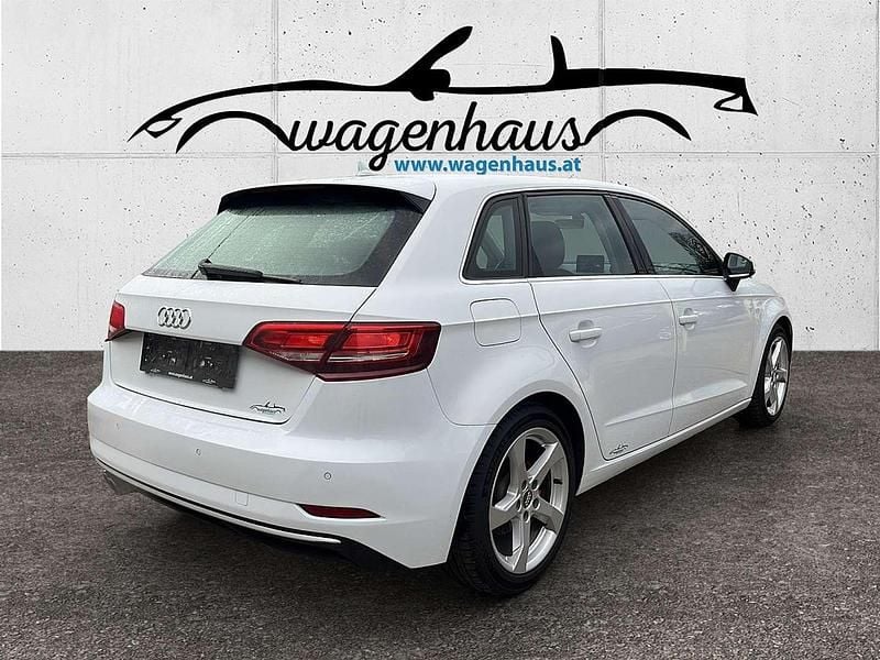 Gebraucht Audi A3 Sport 150 PS (110 kW) 2018 Weiß Limousine