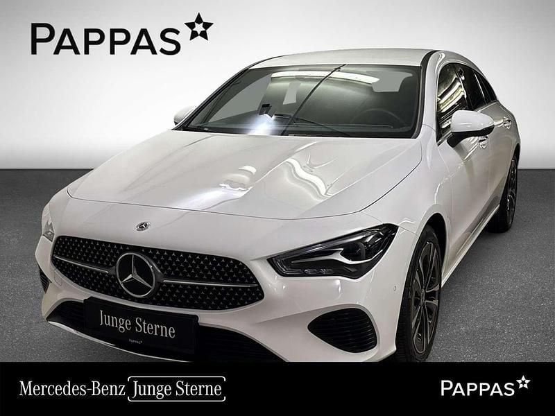 Weiß Gebraucht 2024 Mercedes CLA200 Shooting Brake Kombi | € 39.800 (Etwas zu teuer) - Bild 1/2