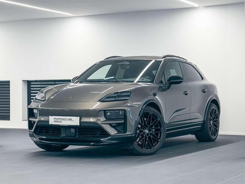 Dunkelgrün metallic Gebraucht 2025 Porsche Macan Turbo SUV | € 125.950 (Etwas zu teuer) - Bild 1/4