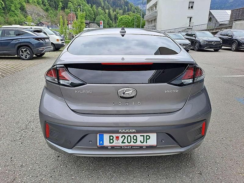 Gebraucht Hyundai Ioniq 100 kW (136 PS) 2022 Grau Kleinwagen