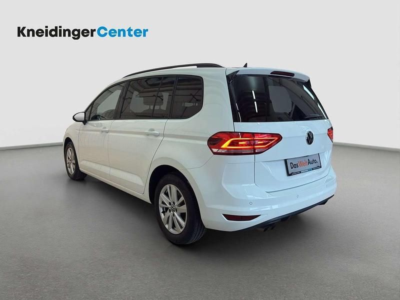 Gebraucht VW Touran Comfortline 150 PS (110 kW) 2022 Weiss  normal Van / Kleinbus