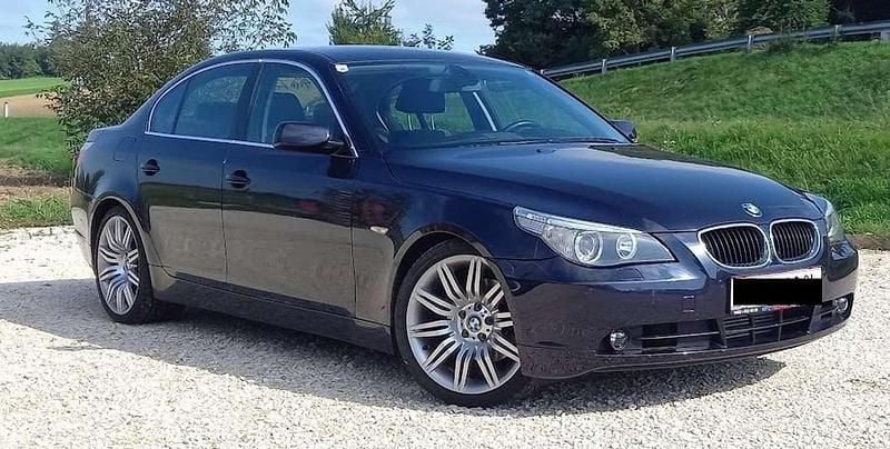 Blau Gebraucht 2004 BMW 530 Limousine | € 12.900 (Fairer Preis) - Bild 1/4