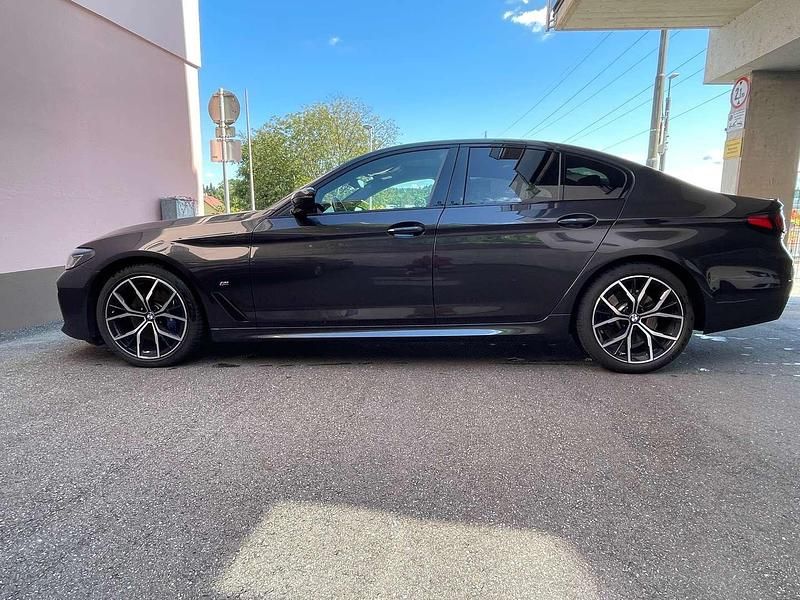 Gebraucht BMW 520 M Sport 190 PS (139 kW) 2022 Grau Limousine