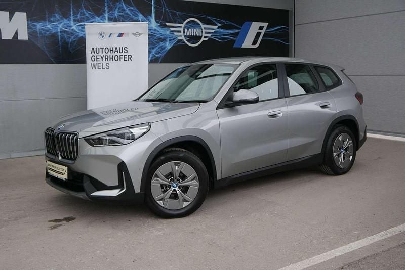 Gebraucht BMW iX1 Performance 200 kW (272 PS) 2023 Silber SUV