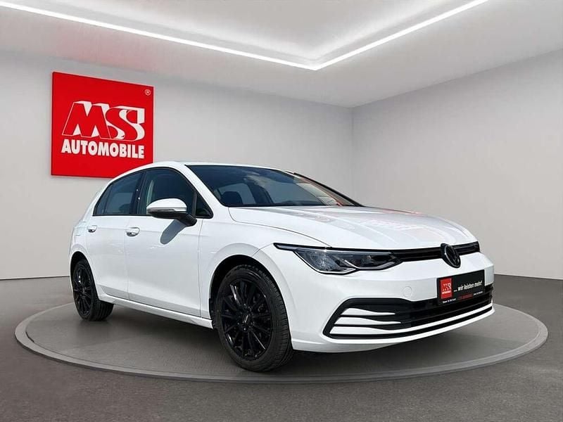 Gebraucht VW Golf VIII 90 PS (66 kW) 2020 Weiß Limousine