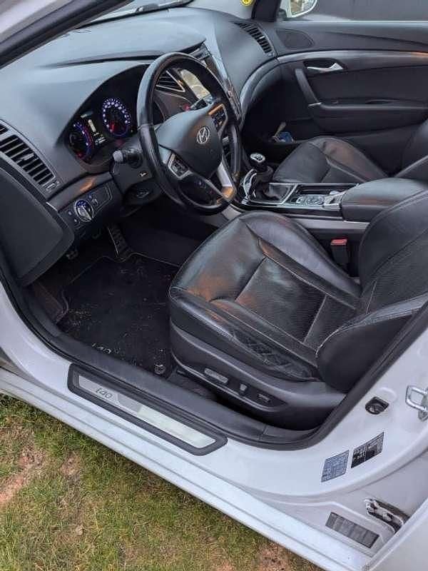 Gebraucht Hyundai i40 Style 116 PS (85 kW) 2013 Schwarz Kombi