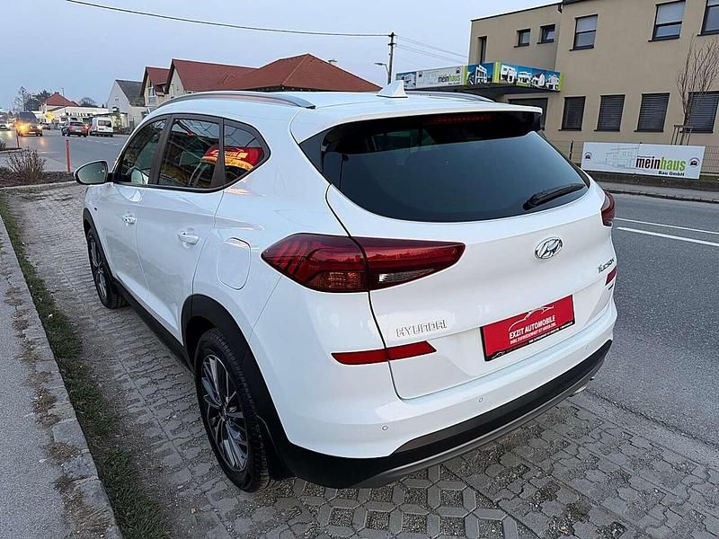 Gebraucht Hyundai Tucson 136 PS (100 kW) 2020 Weiß SUV