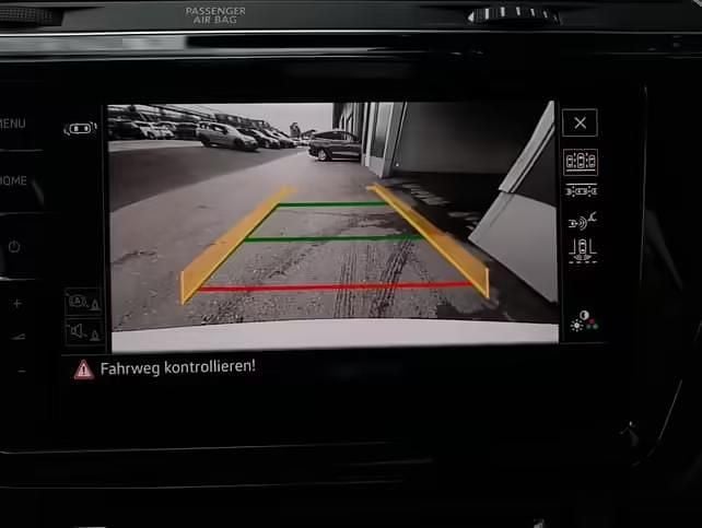 Gebraucht VW Touran 150 PS (110 kW) 2022 Oryxweißperlmutteffect Van / Kleinbus