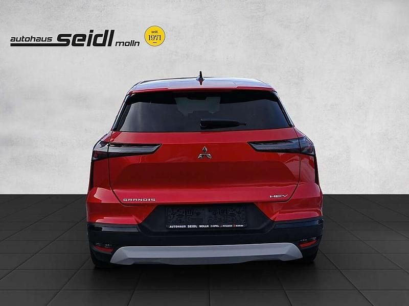 Neu Mitsubishi Grandis Intense 109 PS (80 kW) 2026 SUV