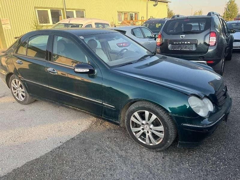 Grün Gebraucht 2001 Mercedes 200 Limousine | € 1.090 - Bild 1/4